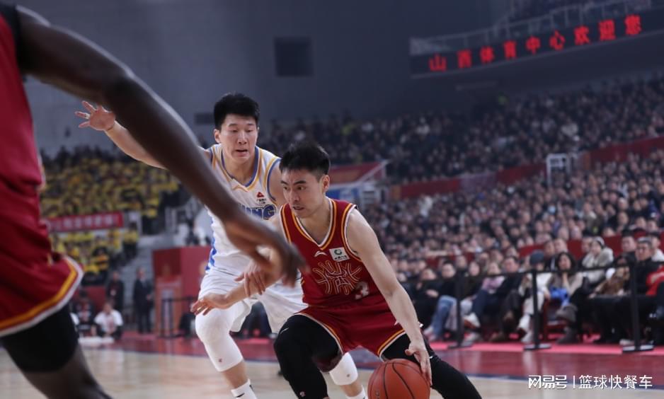 爱游戏平台下载-山西三连败后再遭打击？这次被自家球迷坑惨了：吐口水或被重罚？